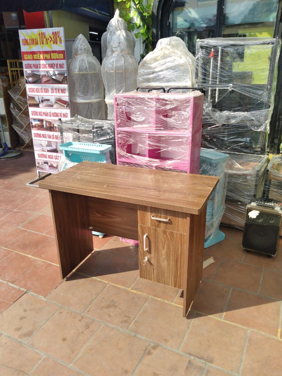 Bàn Vi Tính Gỗ Ép Công Nghiệp Che Chân Ngang 1m Hải Phòng.